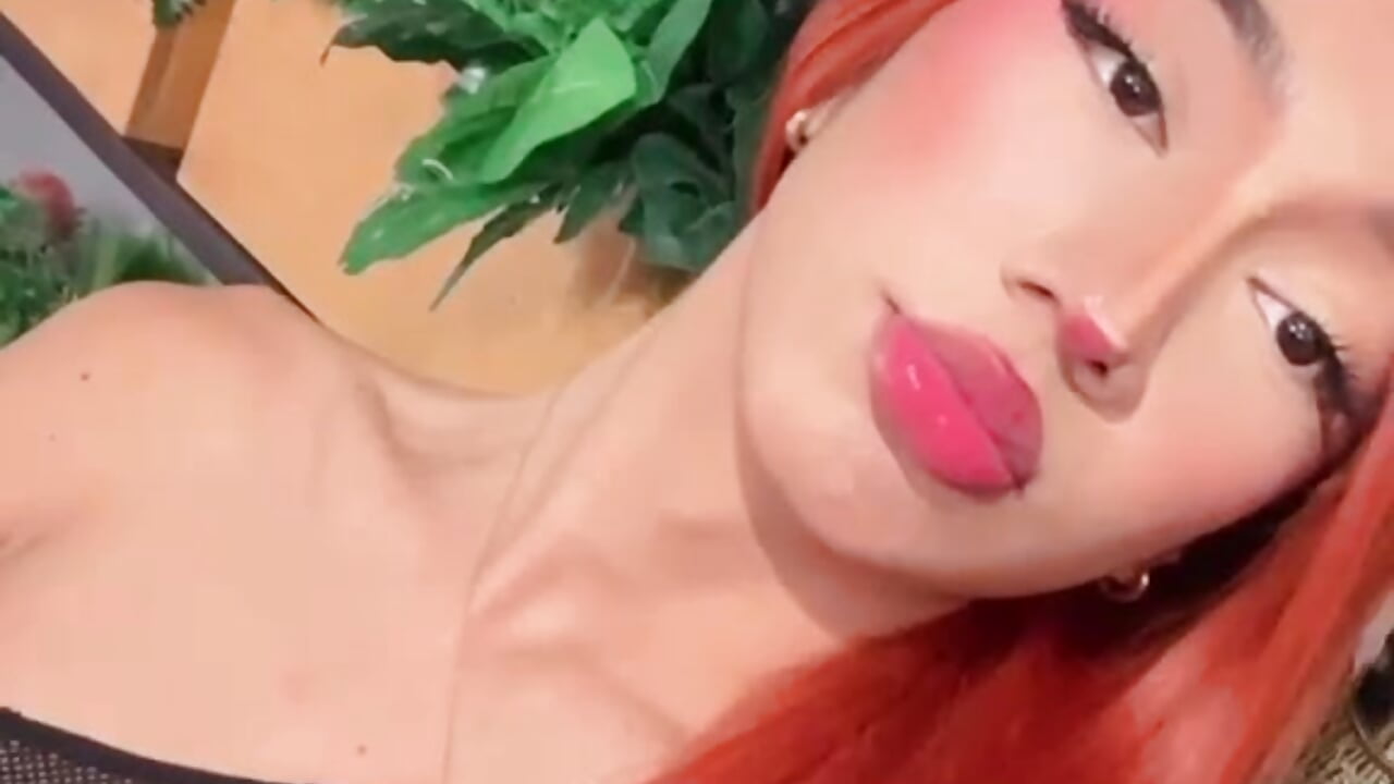 Alaiaguerra_ adlı kamer modelinin viral videoları:  3160