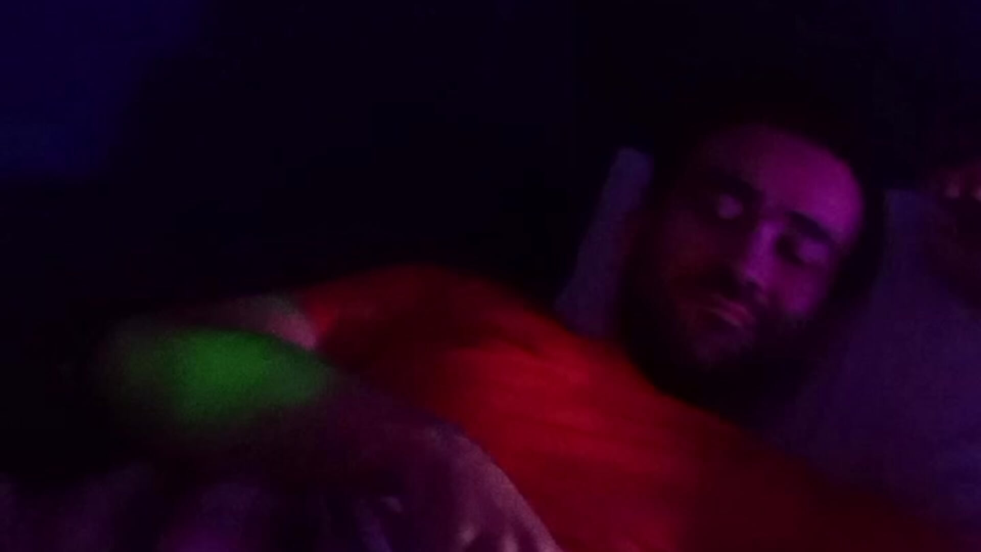 Sensualizando na cama – video od StripperBond