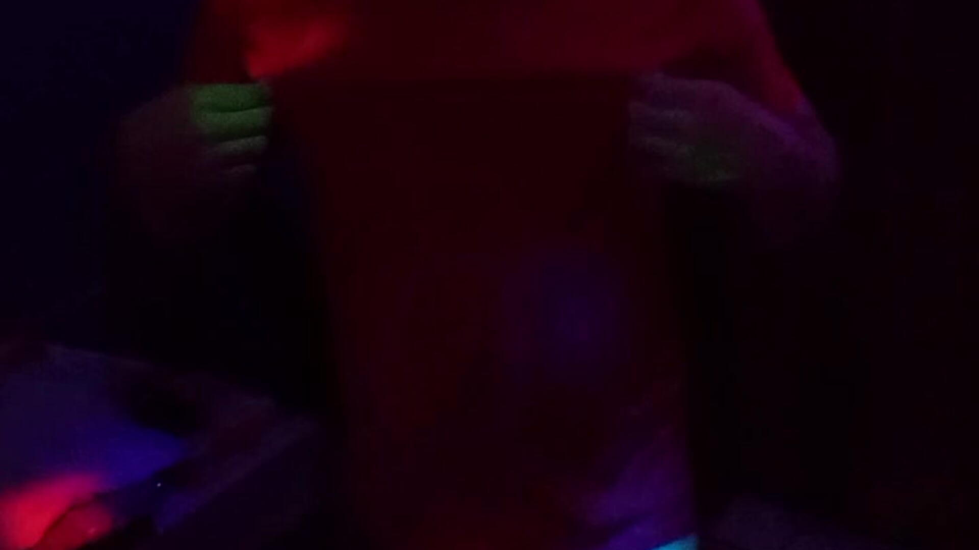 Desfilando de cueca branca!!! – video od StripperBond