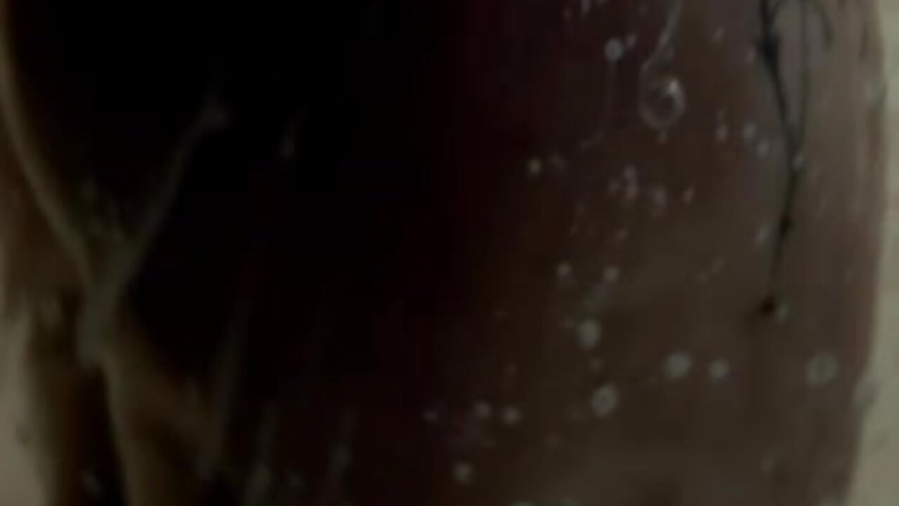 Take a shower with me 😈 - video van Sienna_goldd cam-model