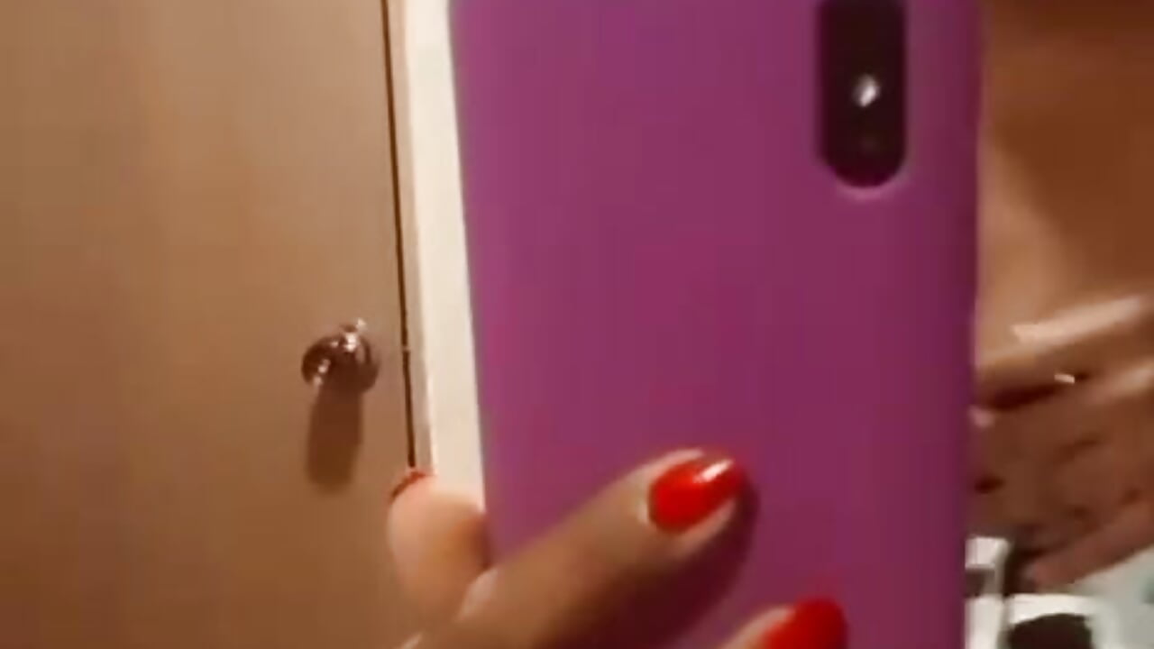 HEY THERE HANDSOME! - video od modelky/modela LorenBrunnette
