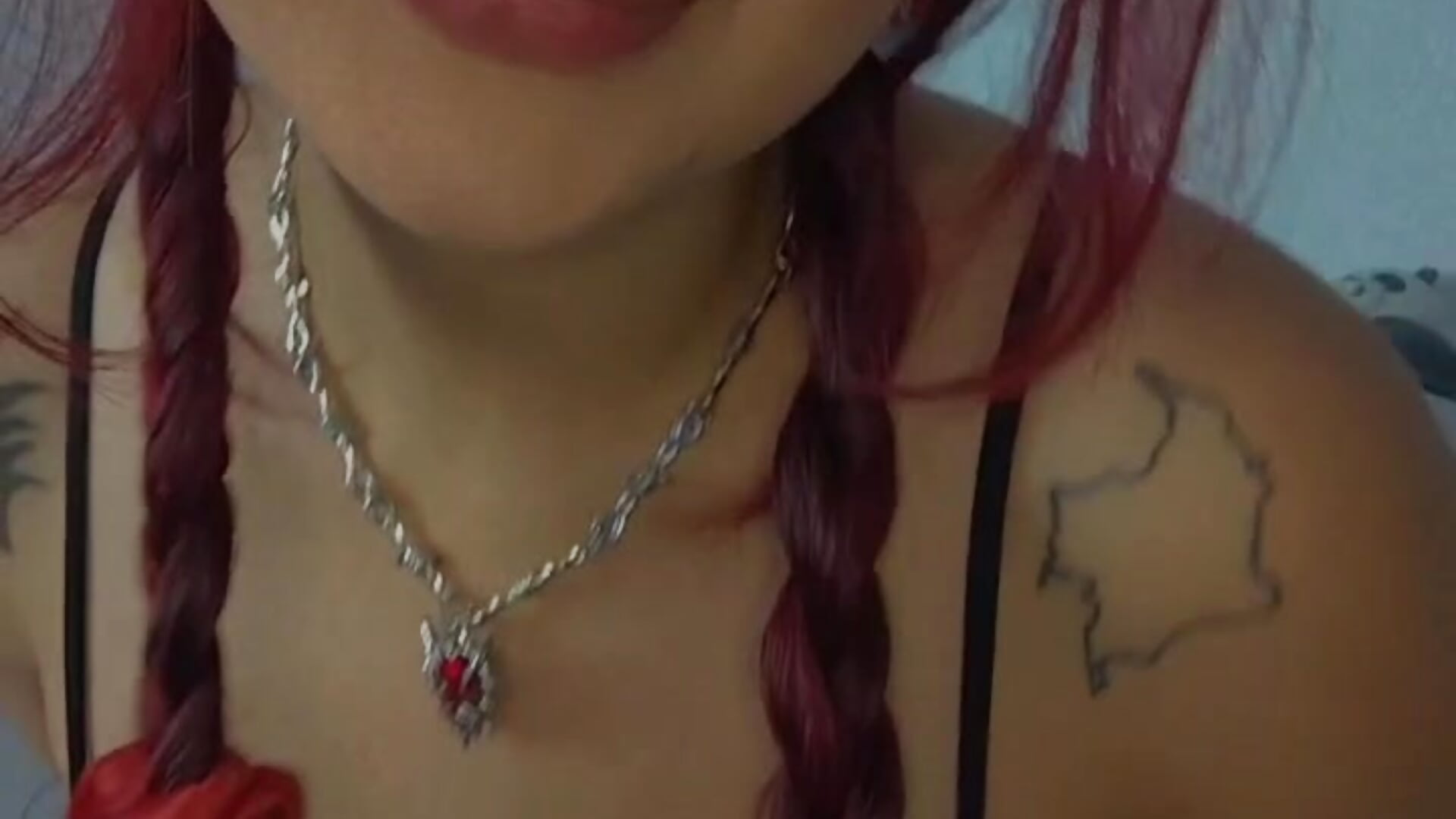 kisses - hanna_bigboobs2 adlı kamera modelinin videosu