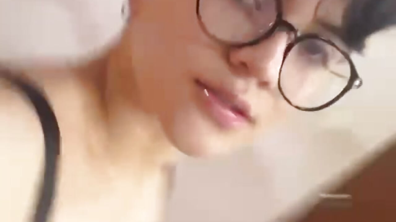 mmm sexy or cute - vídeo de la modelo de cam MissAbbyX_