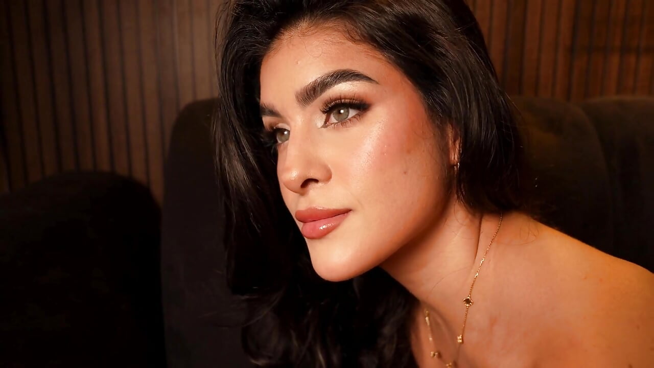 profile-intro-video-1792189336 – video modela na kameri AntonellaParis1_