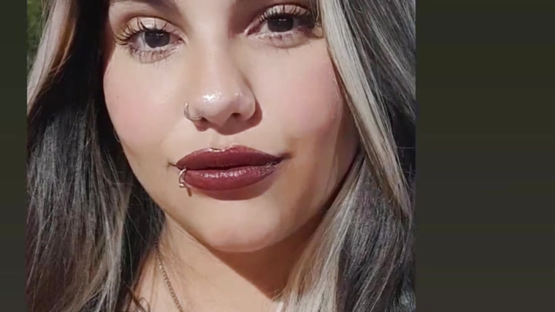 I love that color 💄💋🫦 – video modela na kameri Redvelvet_6