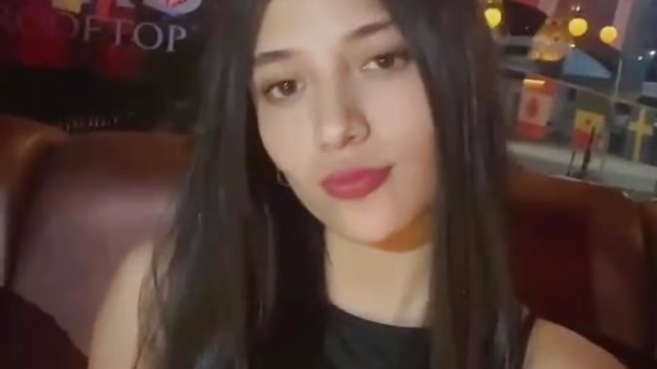 WhatsApp Video 2026-10-18 at 16,21,25 – video modela na kameri Onix_Cream