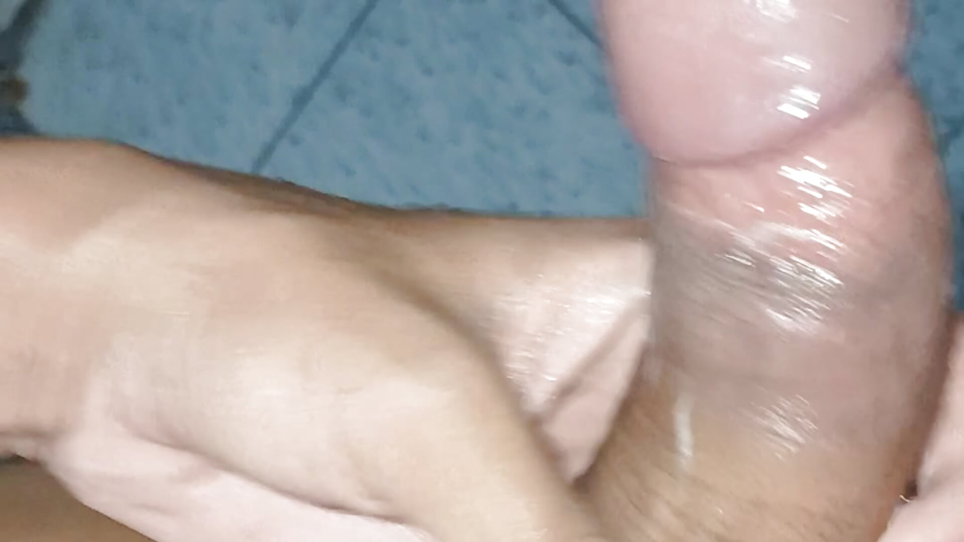 😈