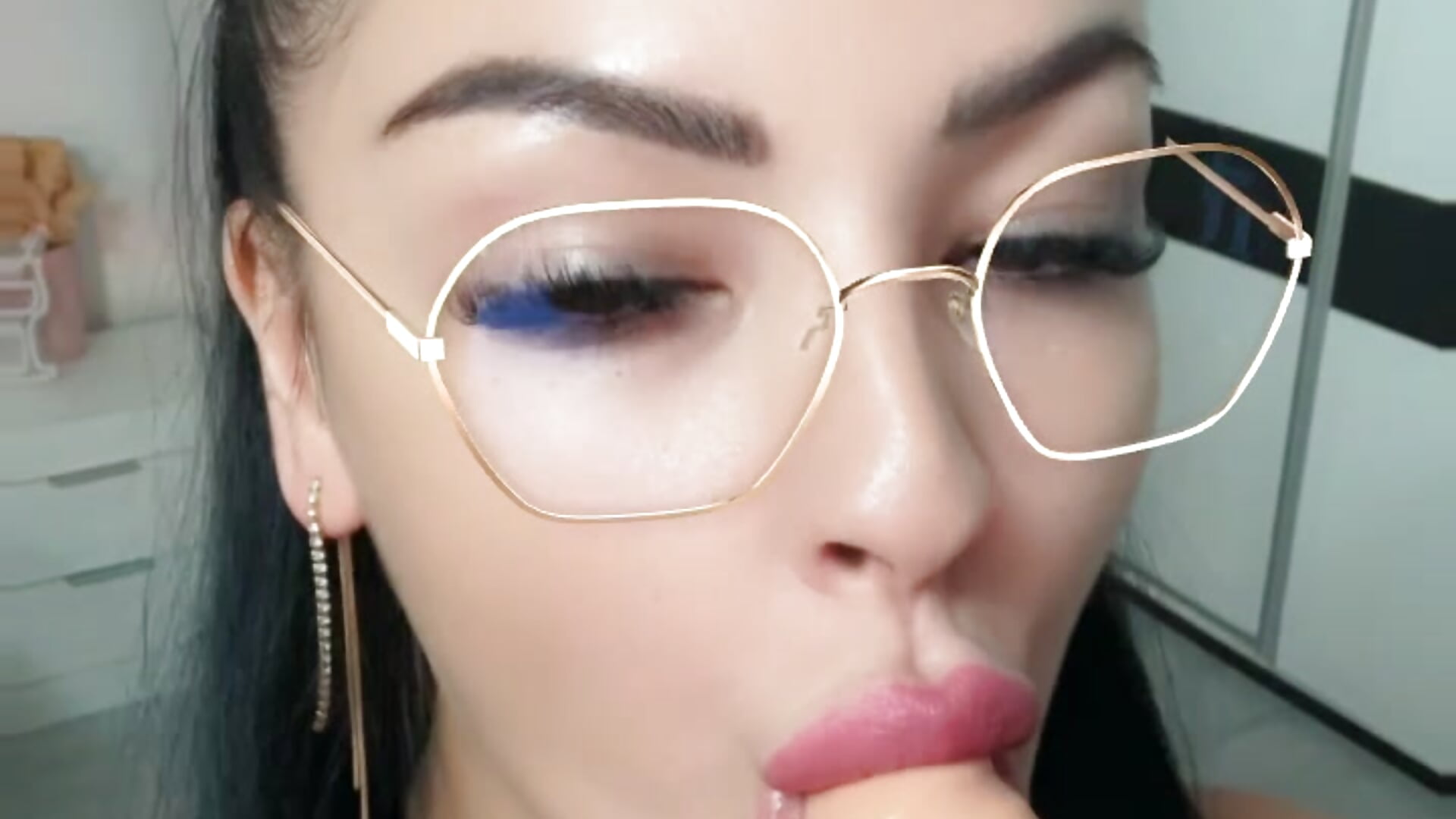 🎁 – video od webkamerové modelky ClaraJAcob