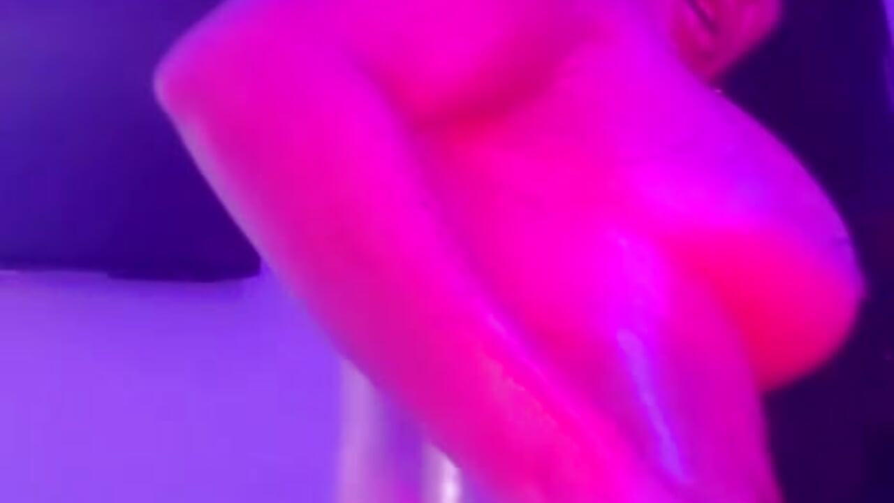Anal fuck with toy/torso until squirt 🍆🍑💦 - video XshowgirlX kameramallilta