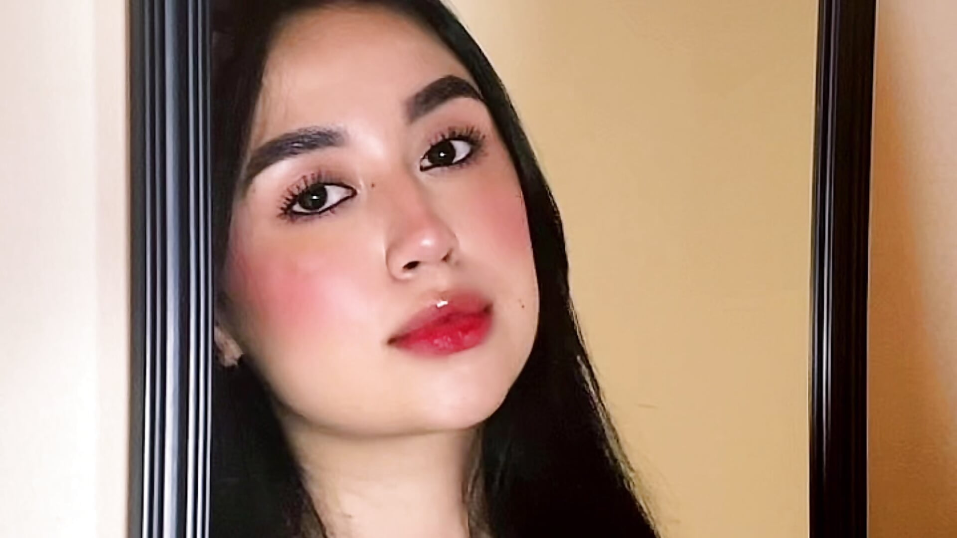 Hello 🥰 - Video von siennalorens_ Cam-Model