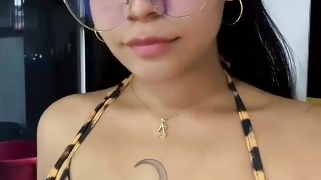 four me ✍🏼 - vídeo de Caroline_Zoe
