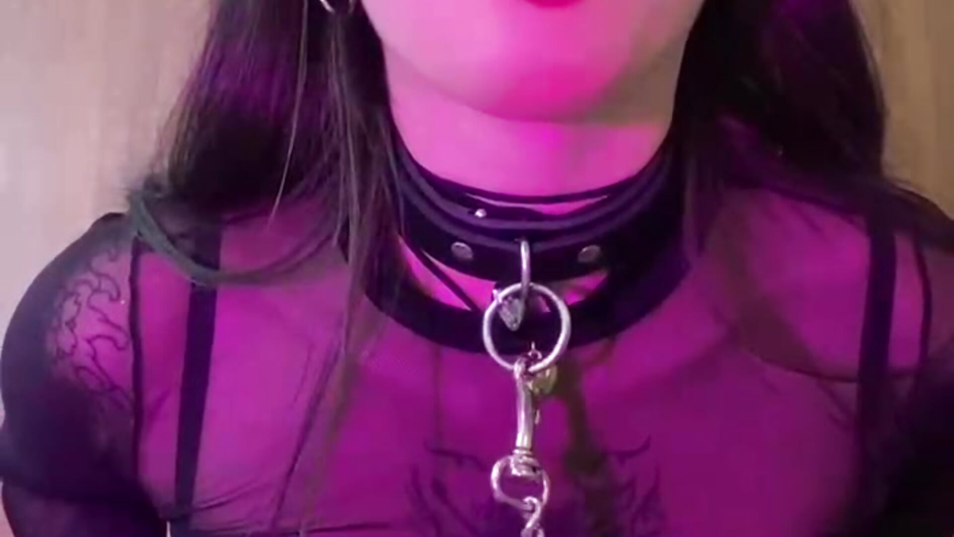 Daphne - відео від DaphneMeek