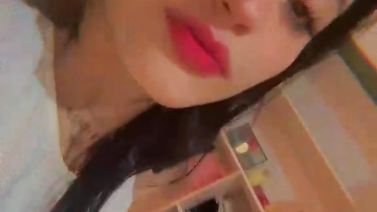 Kiss me – video od webkamerové modelky Ambe_roose