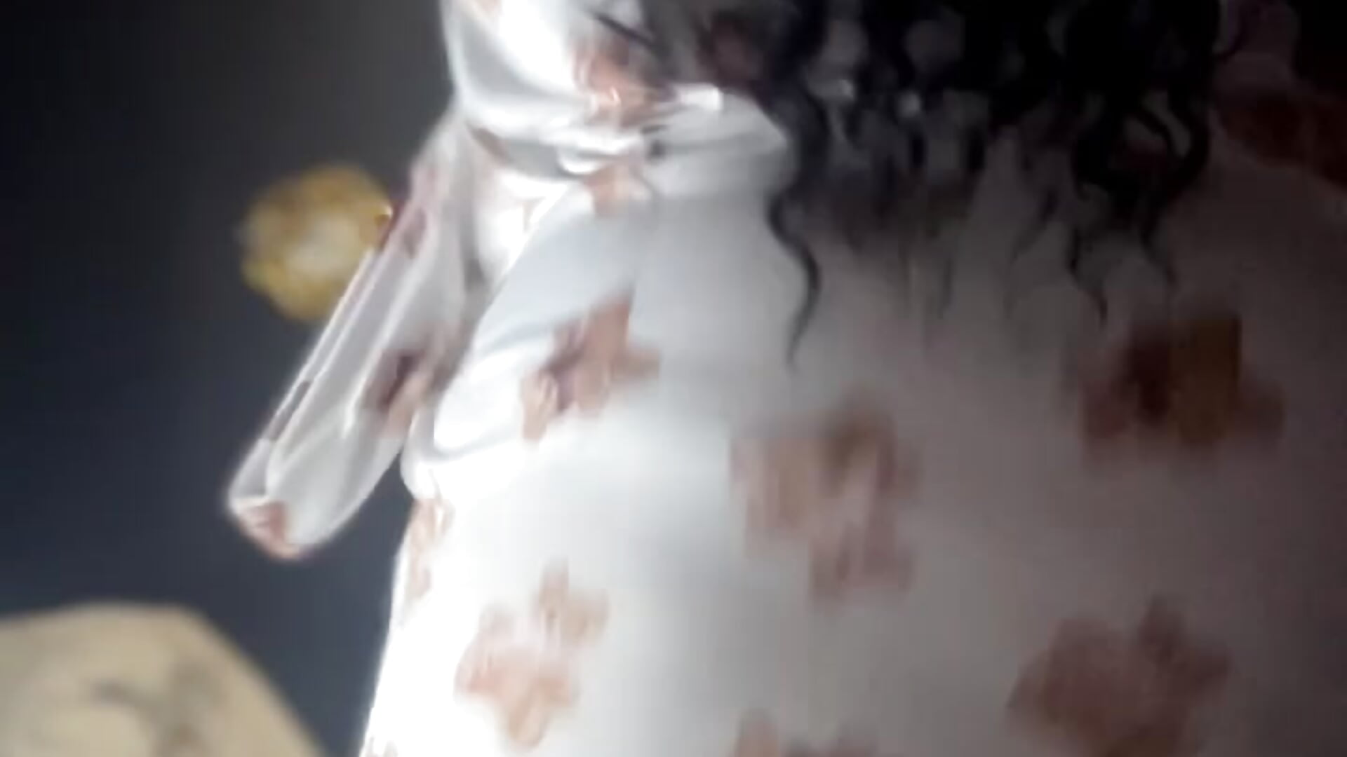 Make it clap - 視頻來源： Debbiebae