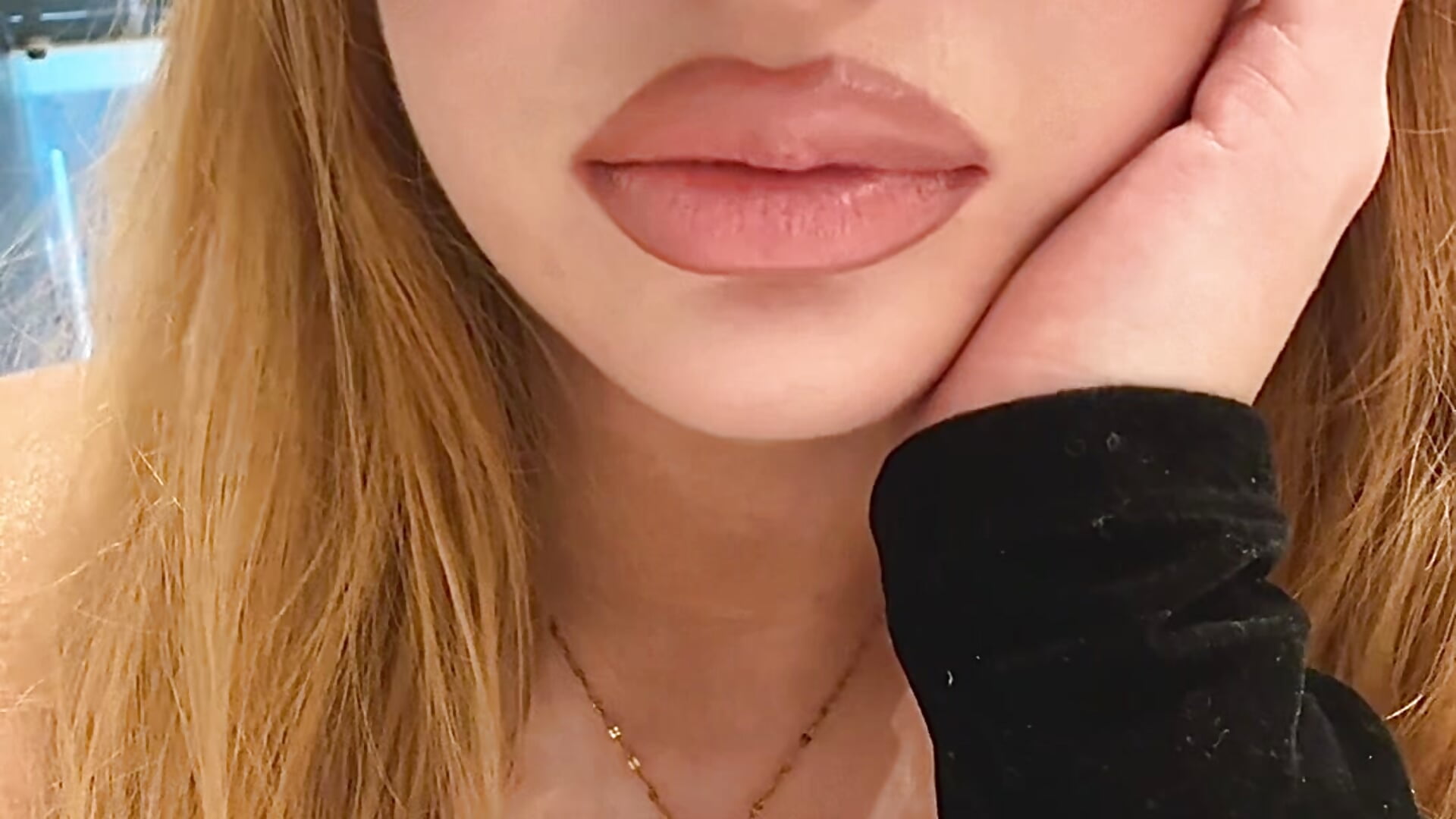 Meee!! – video modela na kameri ReneeNunz