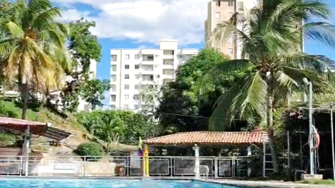 🌊POOL DAY 🤽🏻‍♂️ – video modela na kameri Camiloseedd