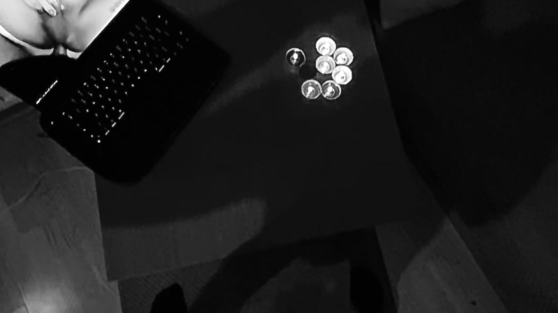 Third Cu#@! – video od webkamerové modelky sounshoer