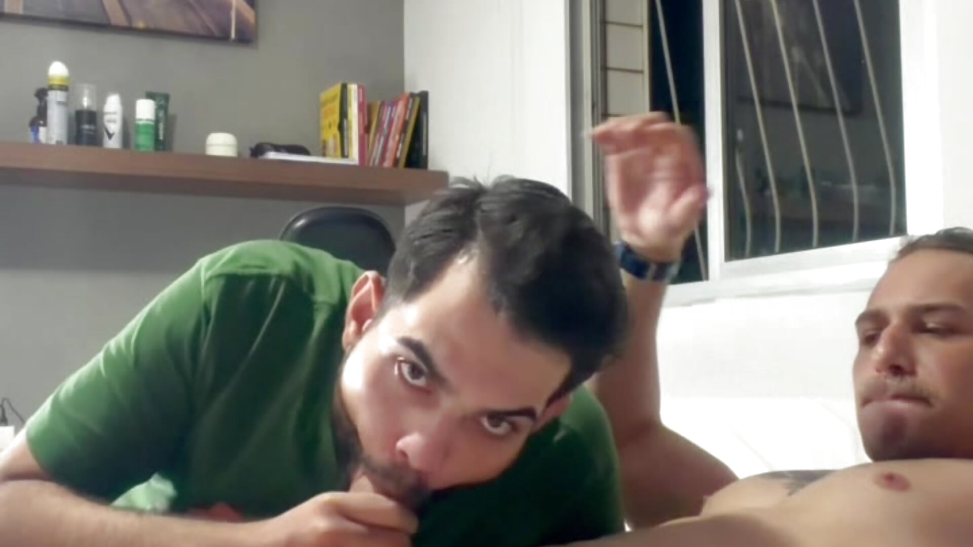 Meu amigo gay tomando meu leitinho - video av roberthrichardc cam model