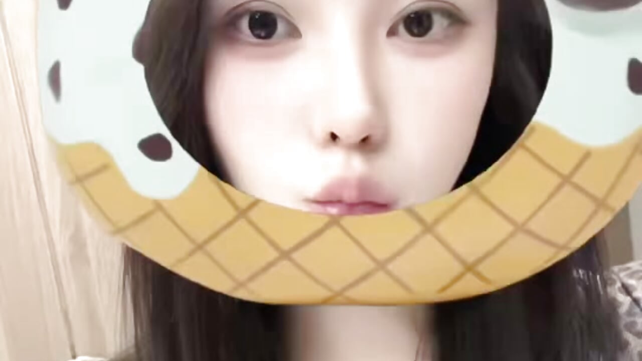 Hello – video af momo-anqi