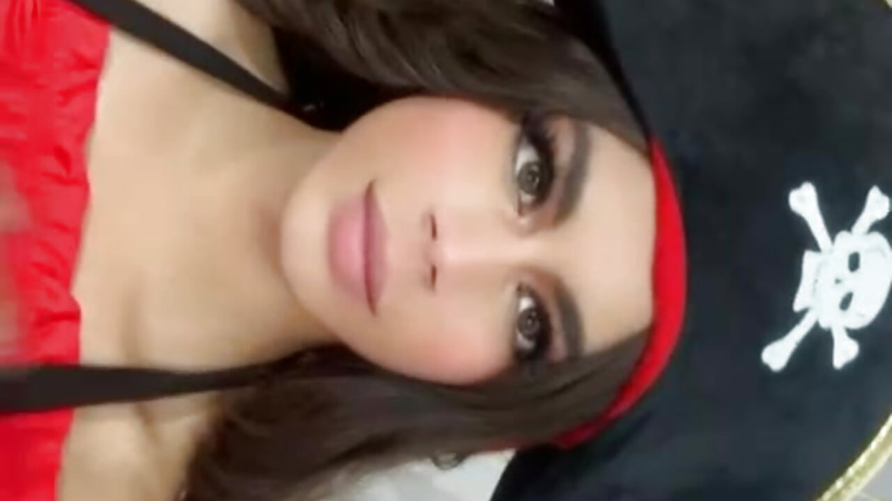 The horny pirate has hell – video od webkamerové modelky lunadubarry