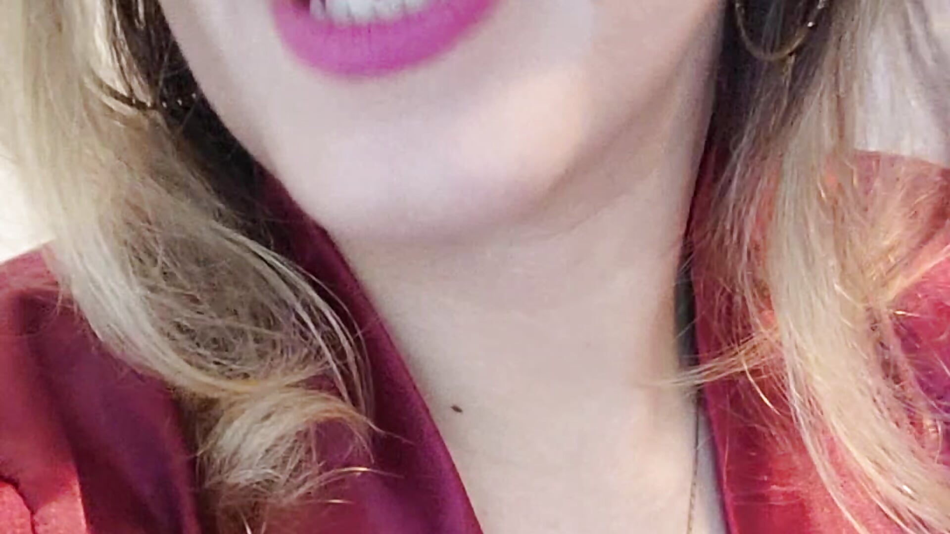 A little bit of me🫦♥️ - βίντεο μοντέλου Alma_Vey