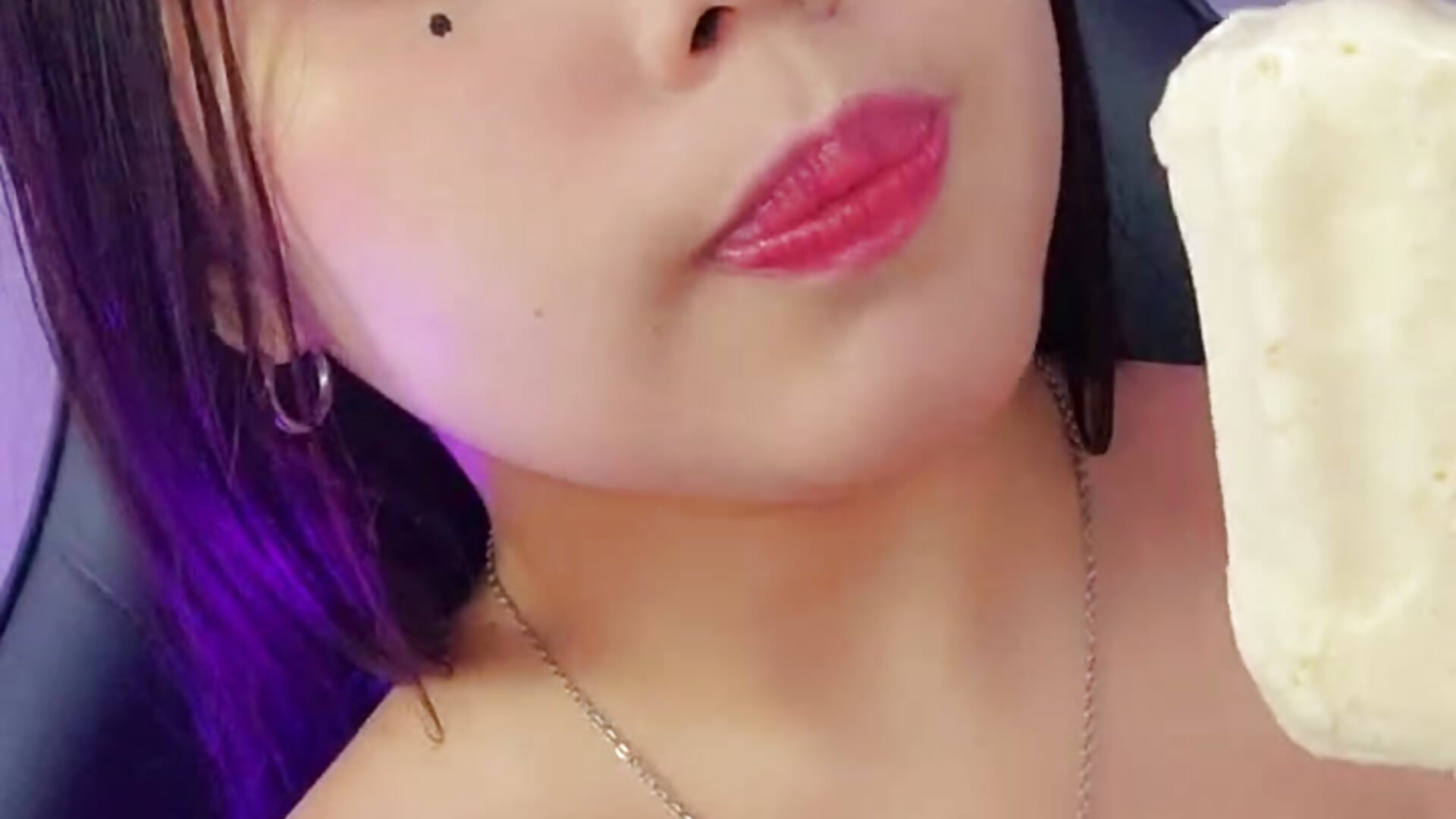 Sucking a hot cream! 🎈😈