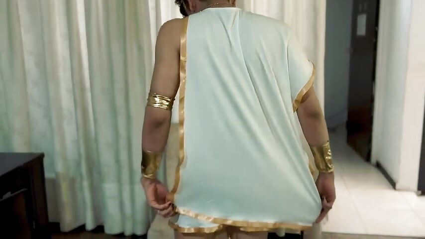 your favorite Greek god… 🔱🔥 - video av Thomas_Fire