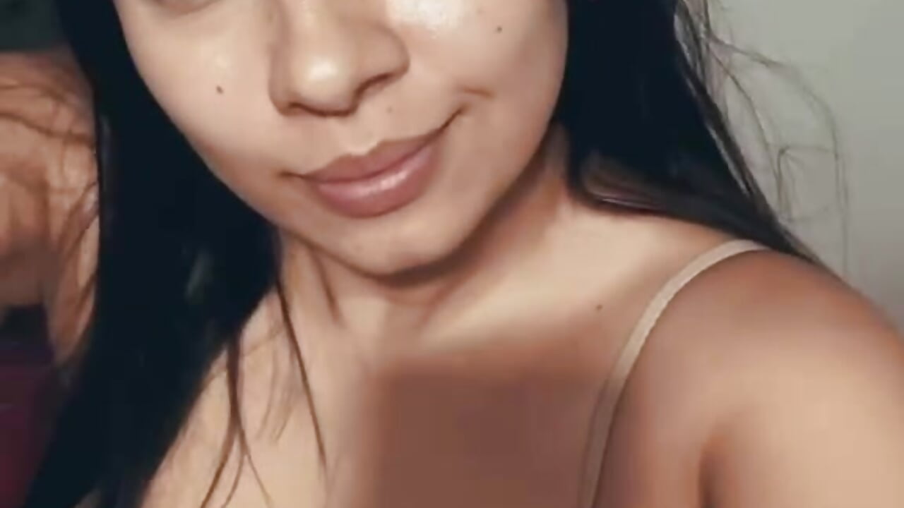 A cute Latina who loves to be naughty 🔥 – video od webkamerové modelky VictoriaBellamy