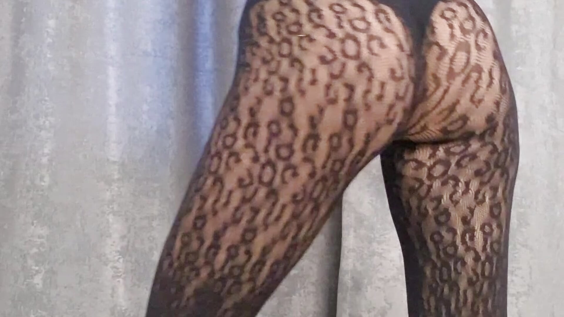 move my ass - video by Myiakiss cam model