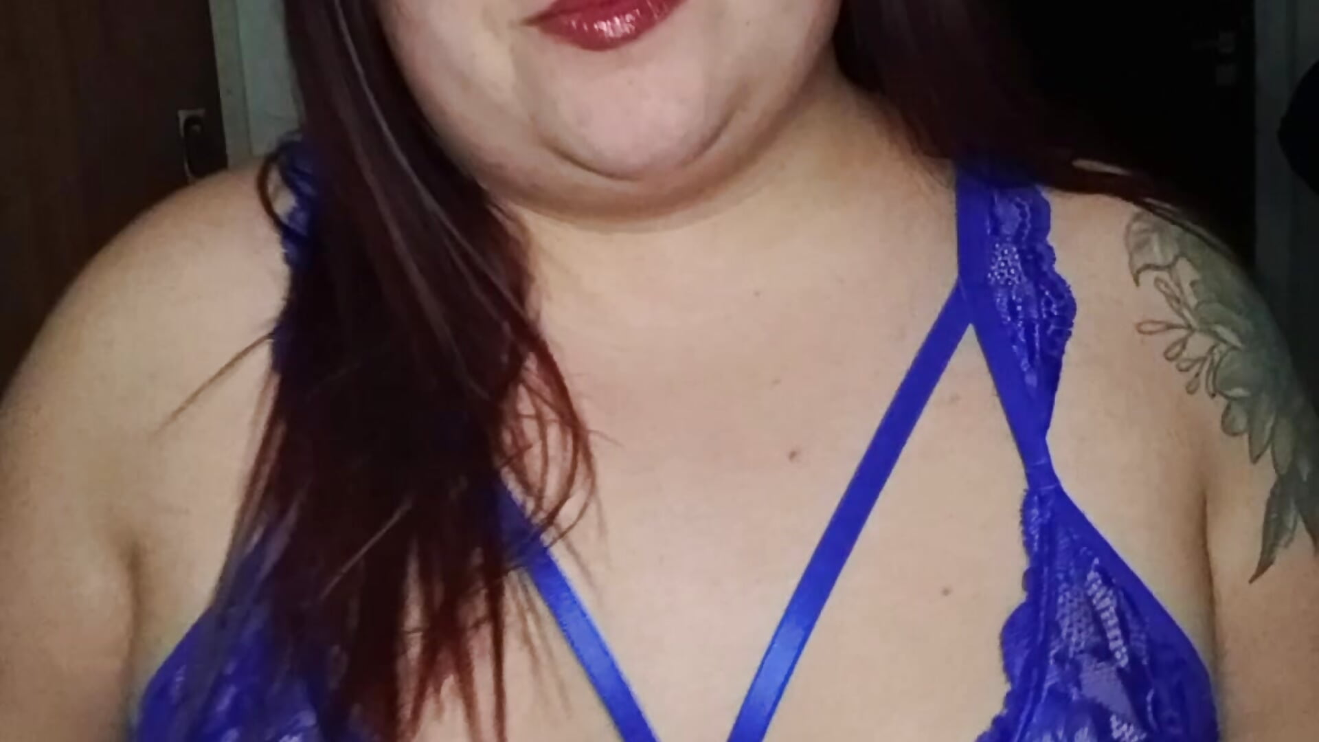 Te gusta así o denudita? - video by curvyhot27 cam model