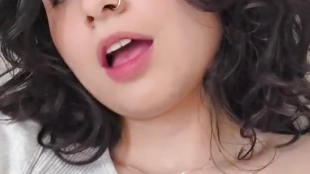 Naked titties - vídeo de la modelo de cam Tori-just