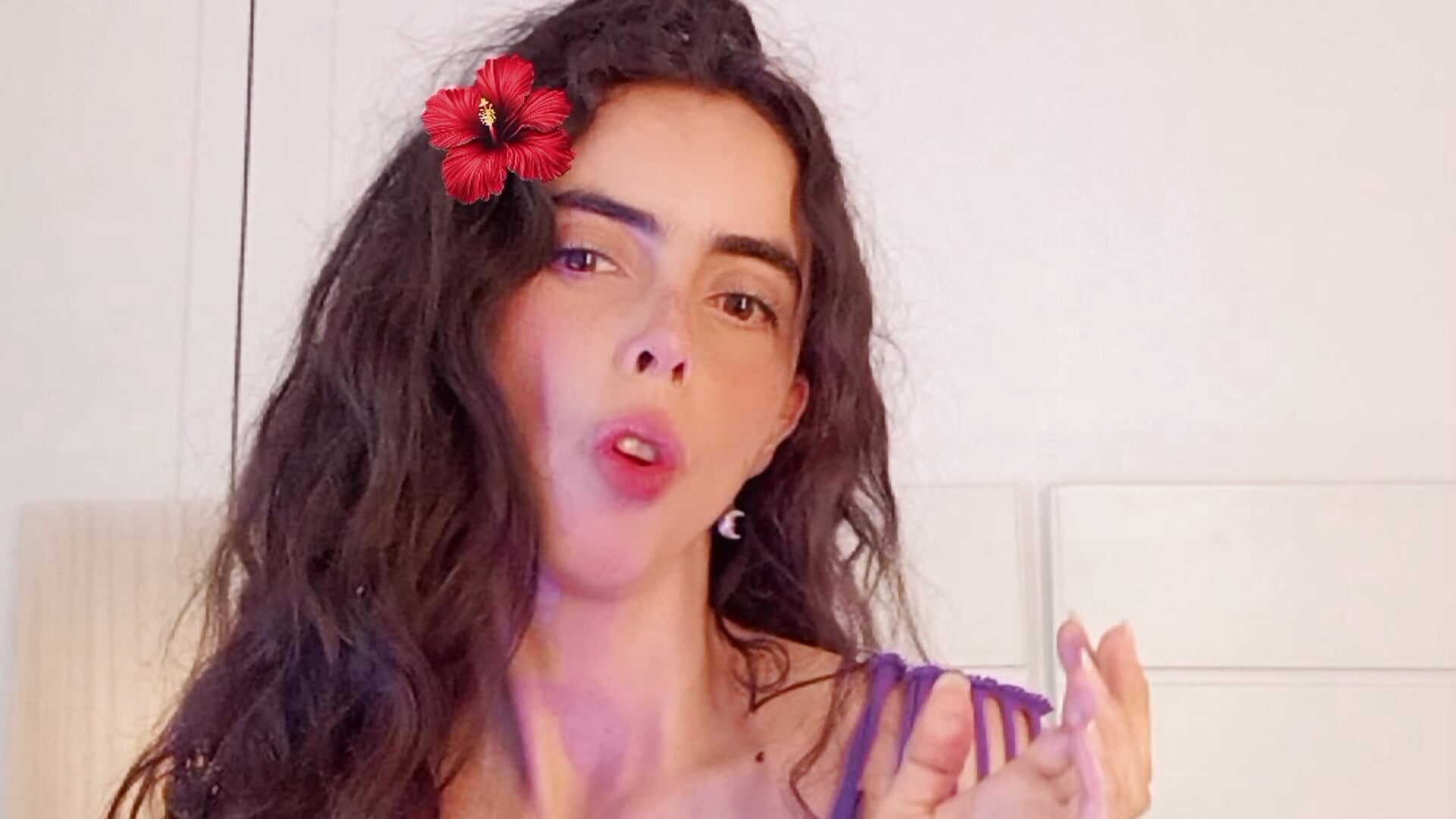 1000285985 - vidéo de vella_rose