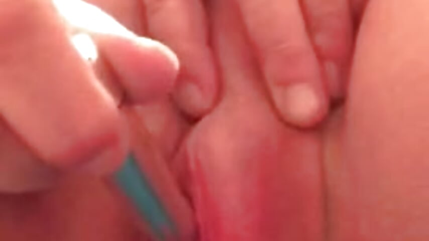 Julie Cunningham bullet squirting close up on WEBCAM IMG_4744 - 視頻由 Truro-Sexy-Wife 主播提供