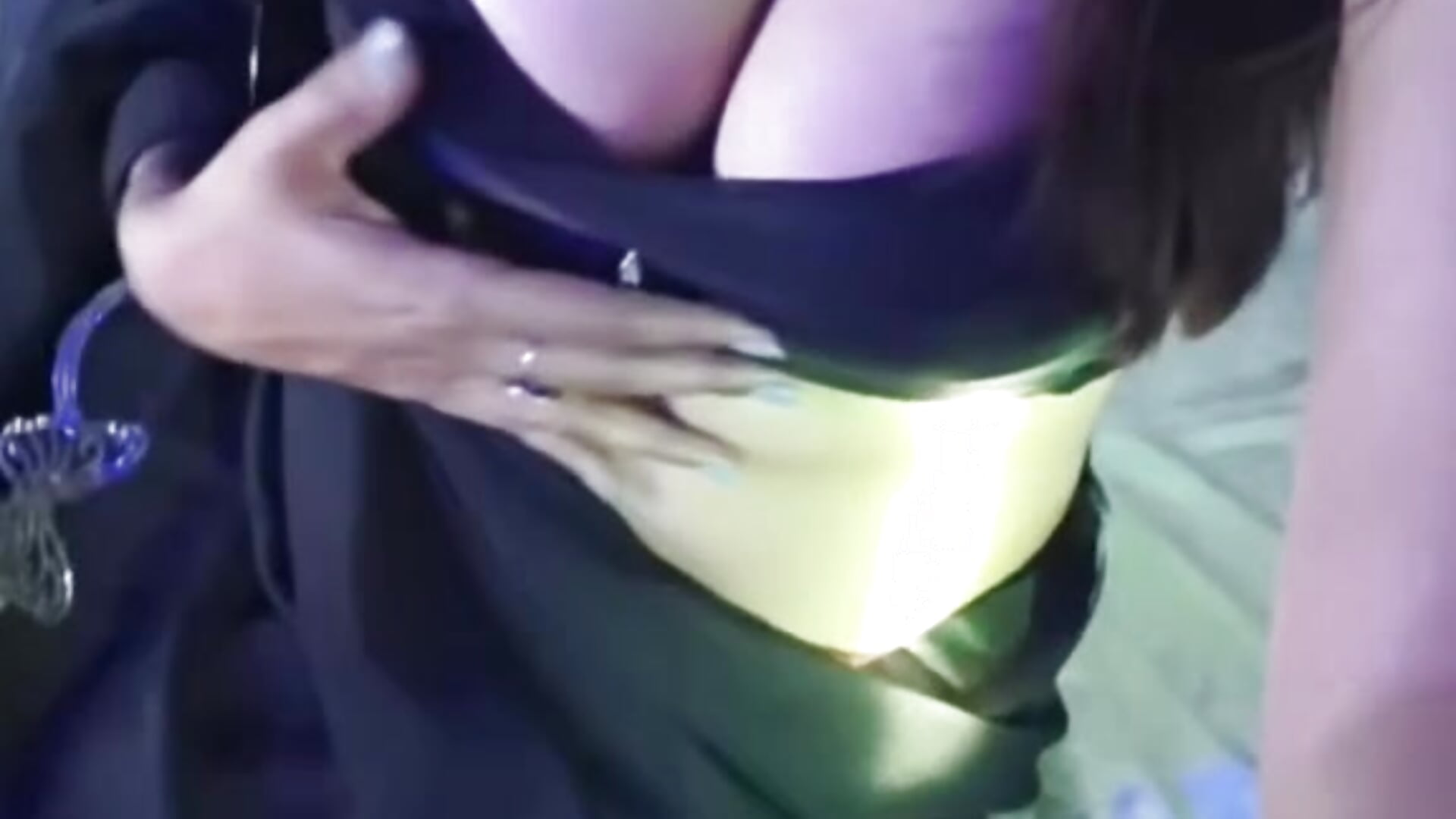 1000391053