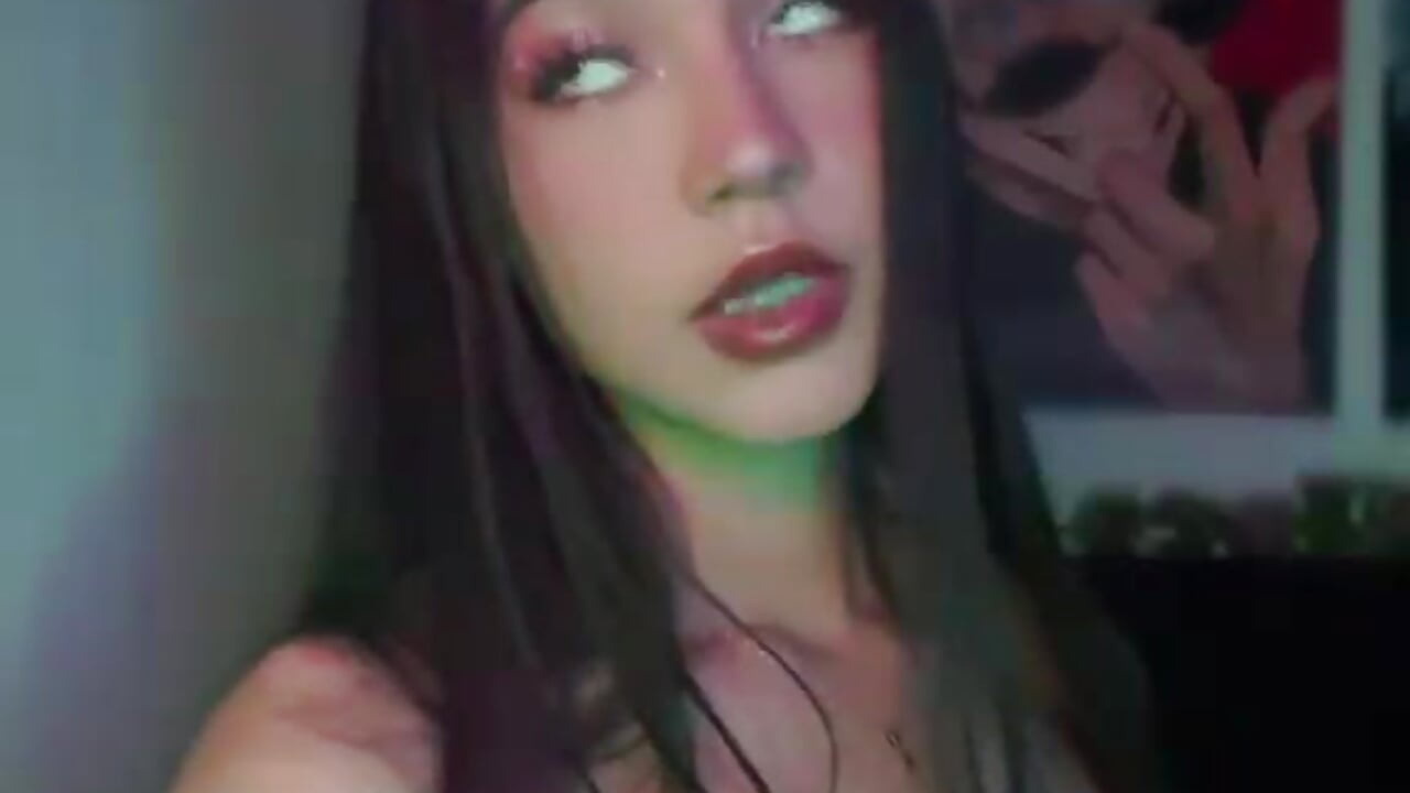 WhatsApp Video 2026-10-21 at 9,42,27 AM - vídeo de E3mmy