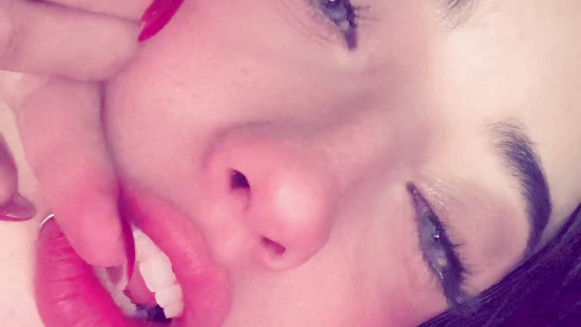 My sweet face 💗👀 - video oleh model kamera EYES_EC