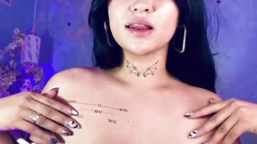 tattooed girl - Video von LessaDamora Cam-Model