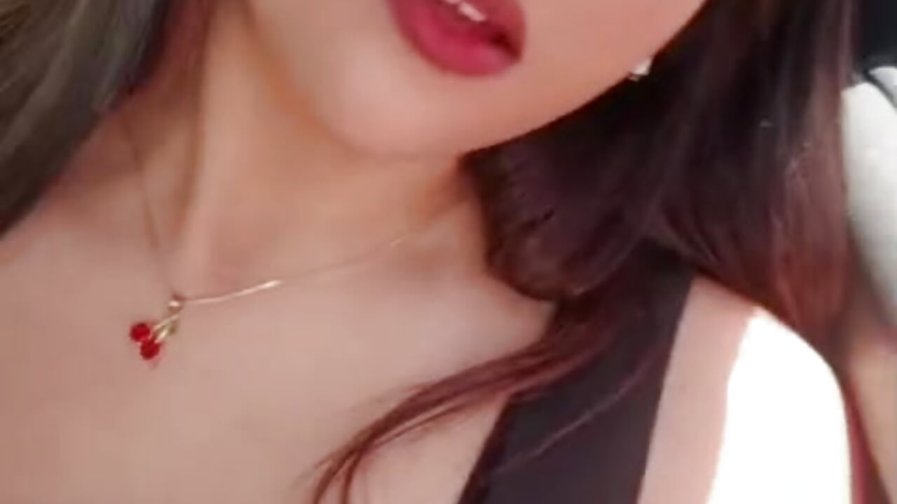 Your Beauty 🌹 – video od webkamerové modelky bellaa_lunaa