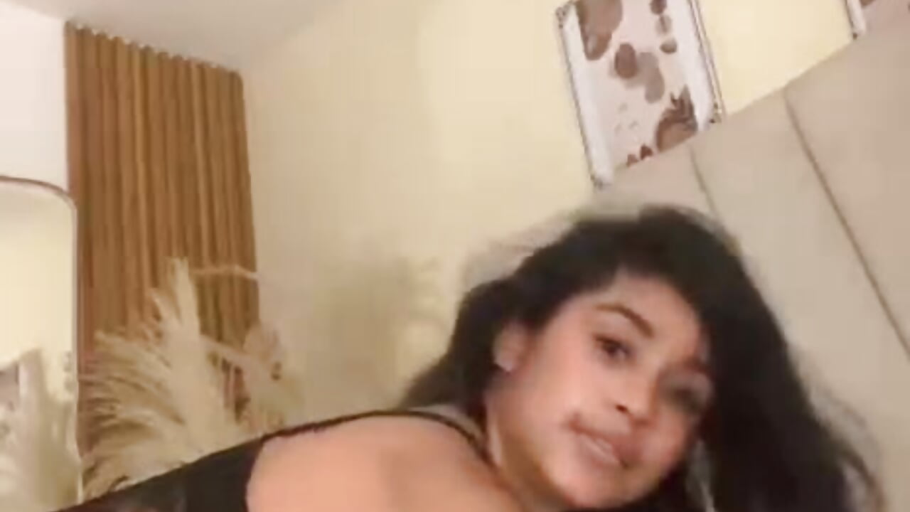 Shake it ass 🔥 - 視頻來源： Mikaelaa_