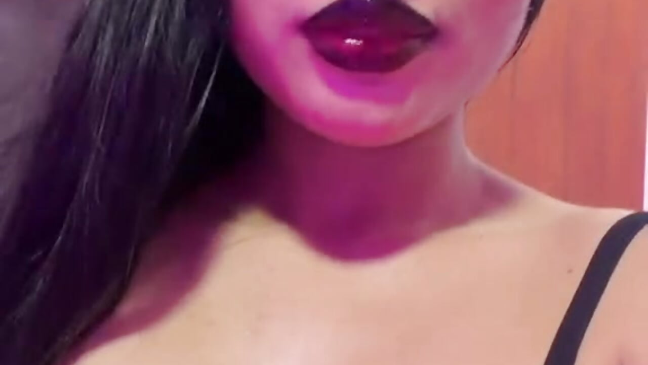 I want all your milk, I'll suck it. - video av RosieChell_