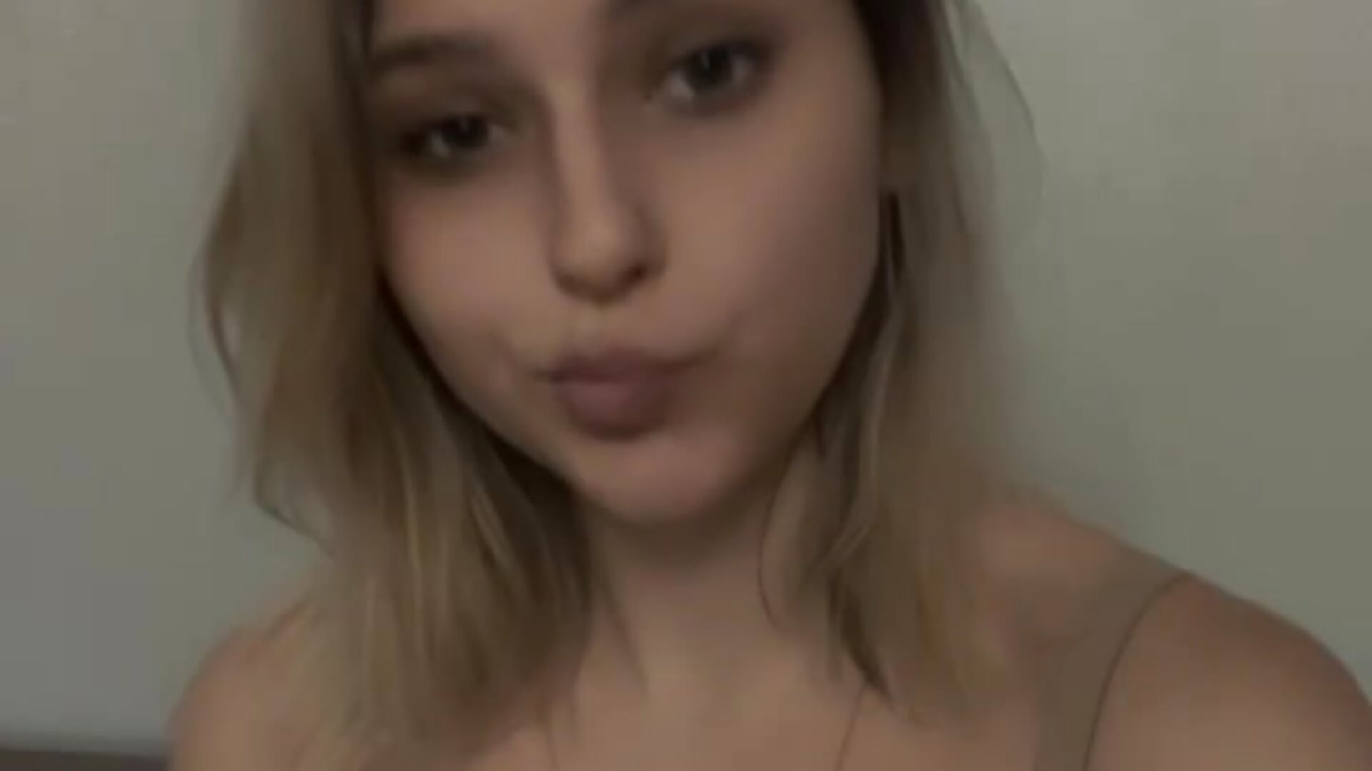 me) - video by VivieKim cam model