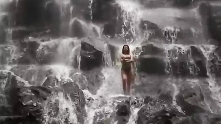 🌊 – video od webkamerové modelky Addiepie