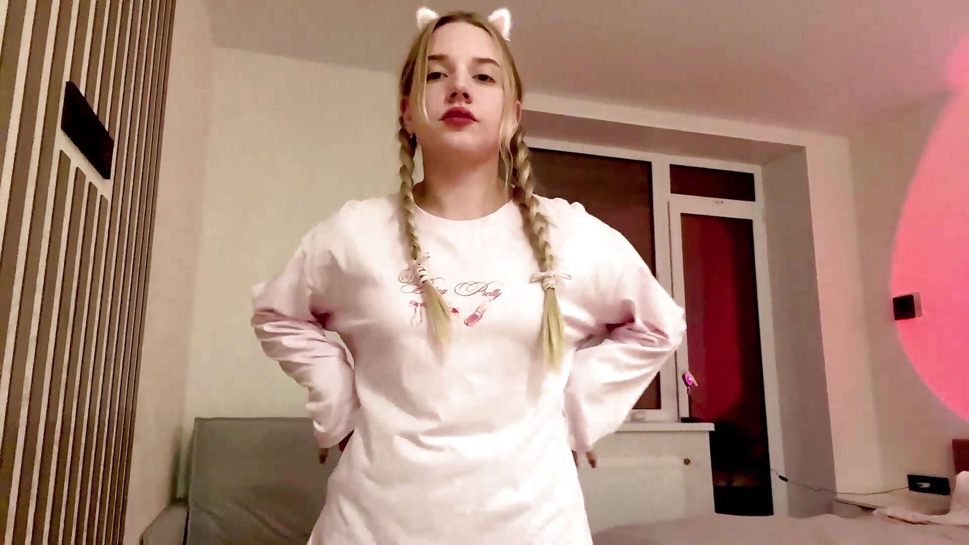 Hey hey 🌸 – video od webkamerové modelky ShastaSamaniego