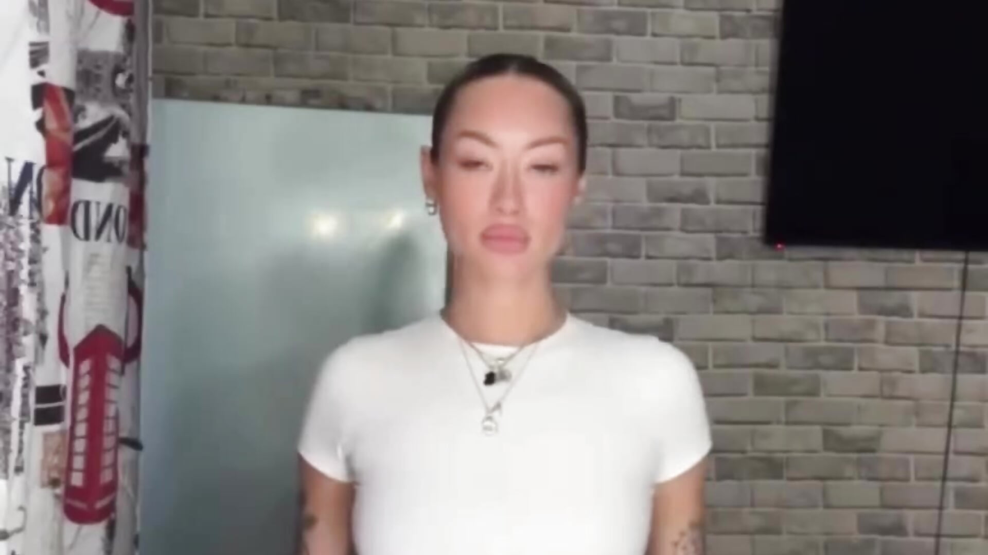 I'm - video di SaraBadHabit modella di cam