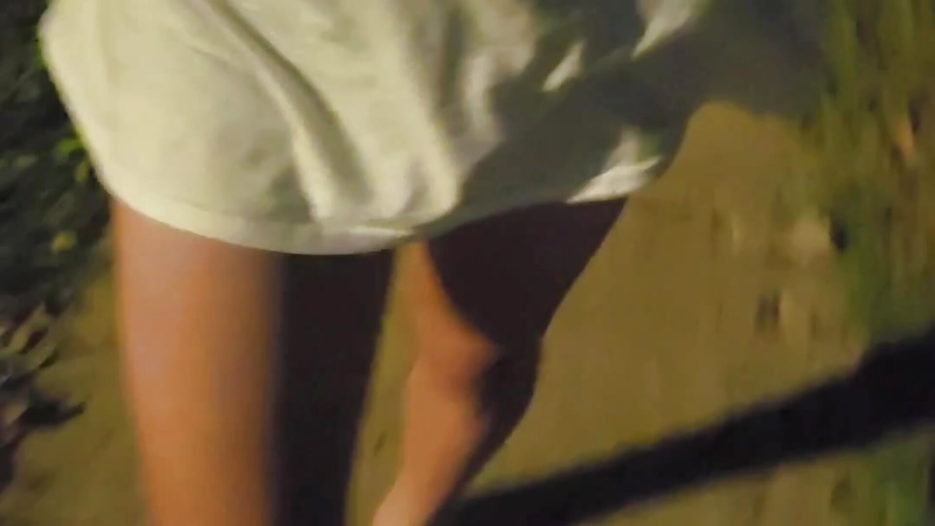 Walking no pants - video av Skinny_freak cam model