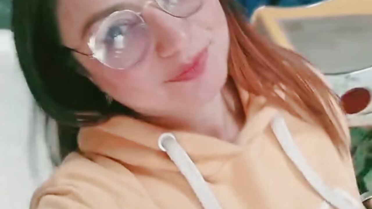 WhatsApp Video 2026-10-23 at 7,54,58 PM－カメラキャストのAmara_Jadeの動画