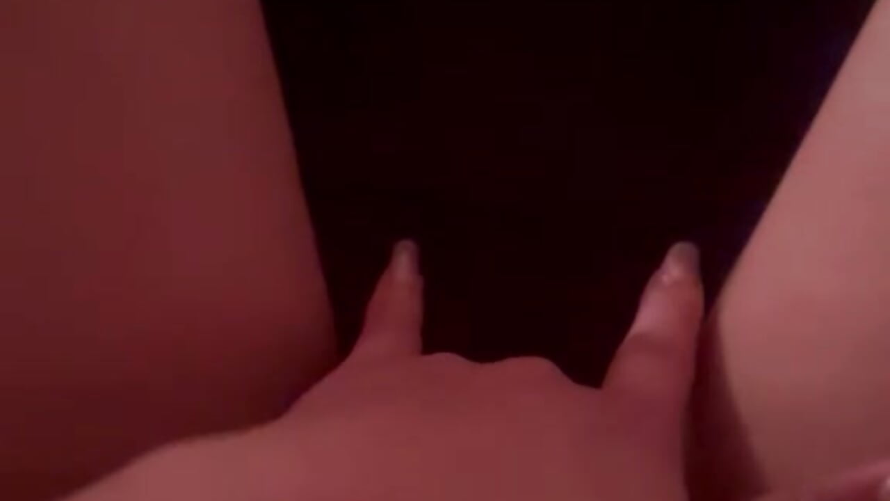 alone on my home, i love play with my pussy 💦😏