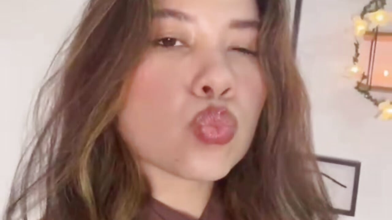 Kiss baby - video av LyssandraSunsent cam-modell