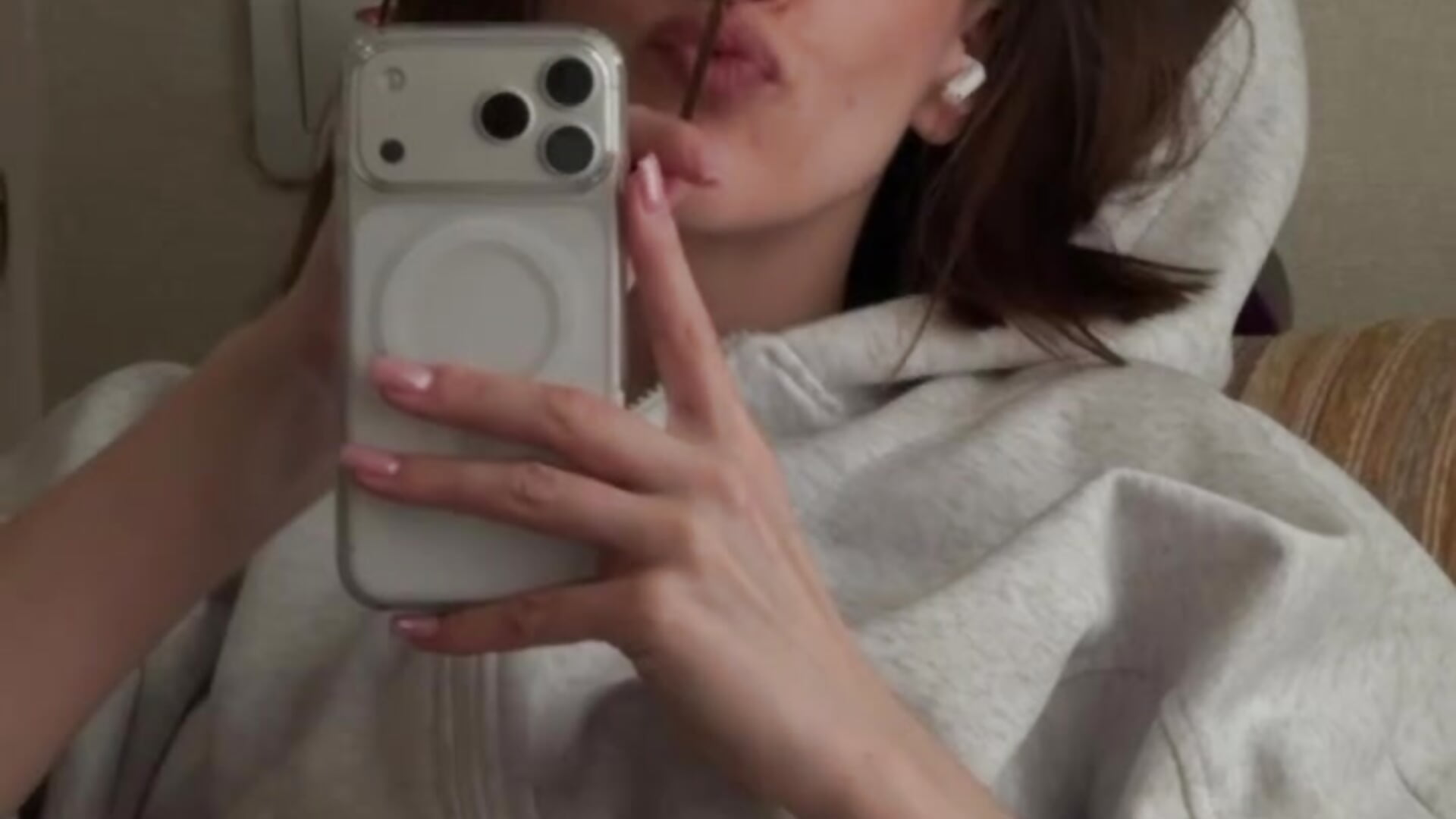hehe - video by FreedaRongo cam model