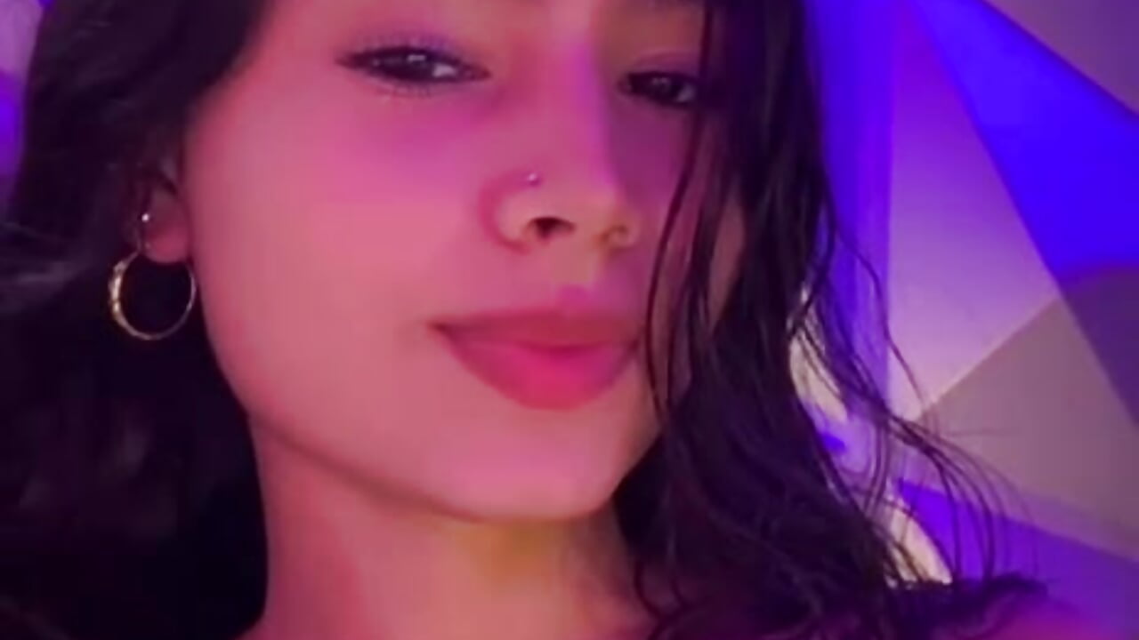 profile-intro-video-1792985128 - video by AliceRousse07 cam model